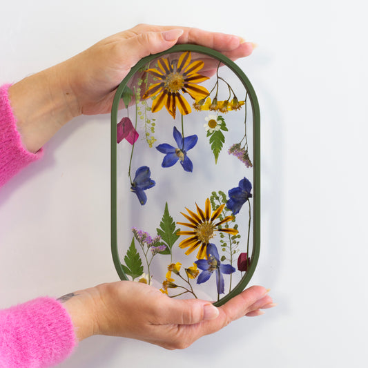 מסגרת פרחים מיובשים אובלית - ירוק זית