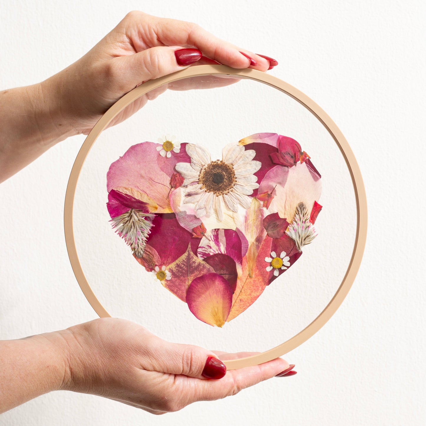 מסגרת פרחים מיובשים עגולה מדיום - חום בהיר